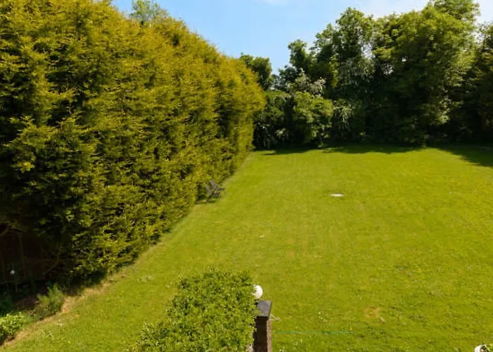 לינה וארוחת בוקר Killowen House