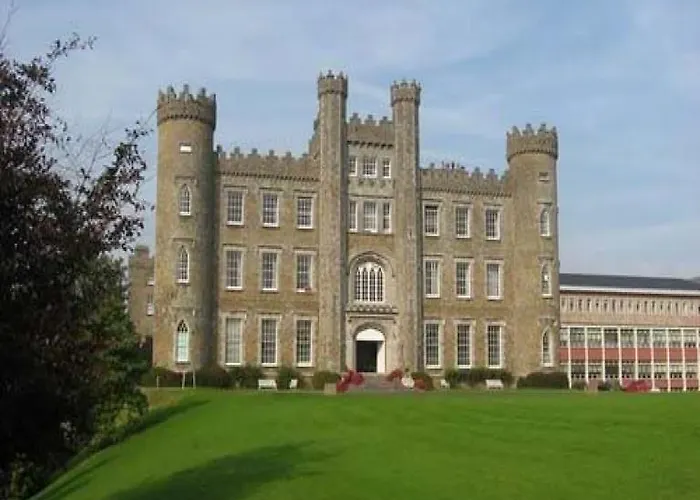 לינה וארוחת בוקר Killowen House דרוגדה